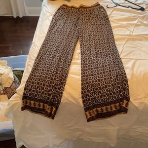 Designed loose pants